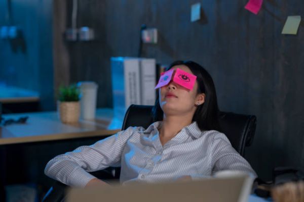 Microsleep Bahaya yang Tidak Anda Ketahui di Tempat Kerja