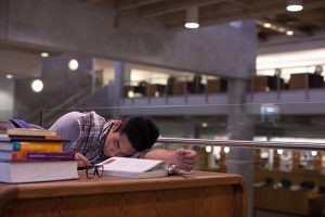 Strategi Efektif Mengatasi Microsleep saat Belajar